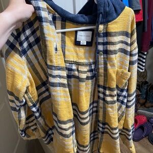American Eagle Outfitters Yellow and Blue Plaid Button Down Shirt